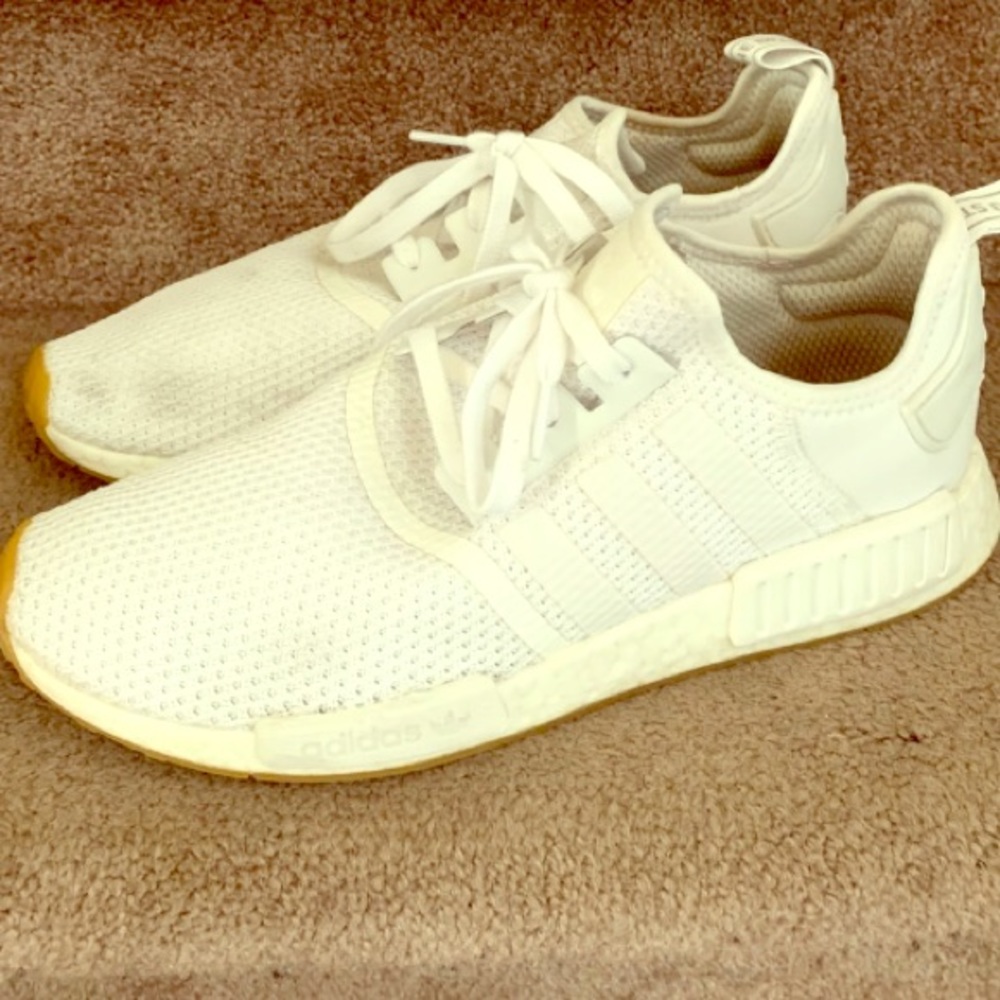 White nmds